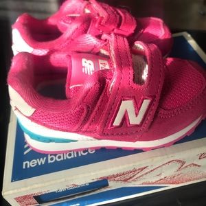 Brand new new balance sneakers !!